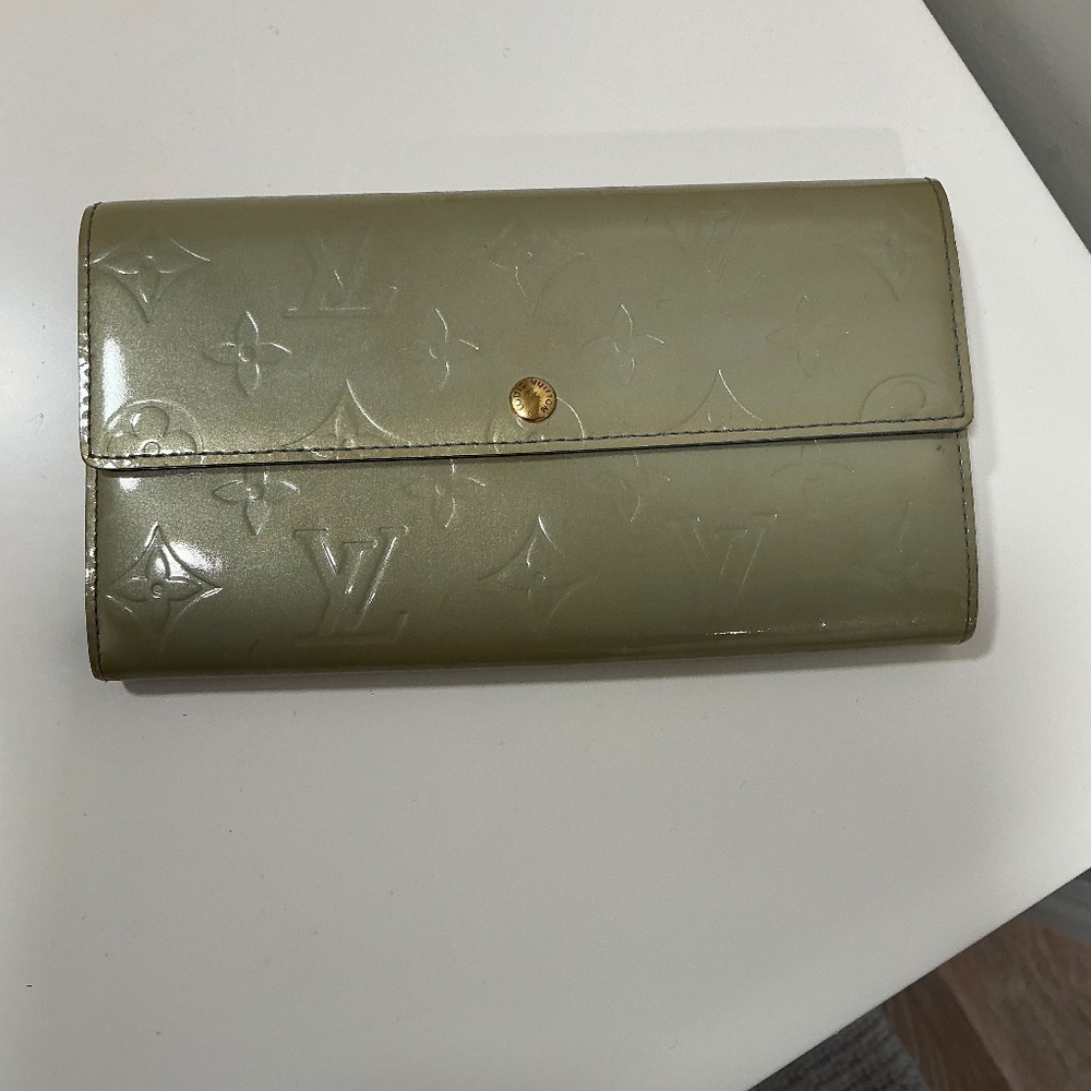 Louis Vuitton moss green Vernis wallet